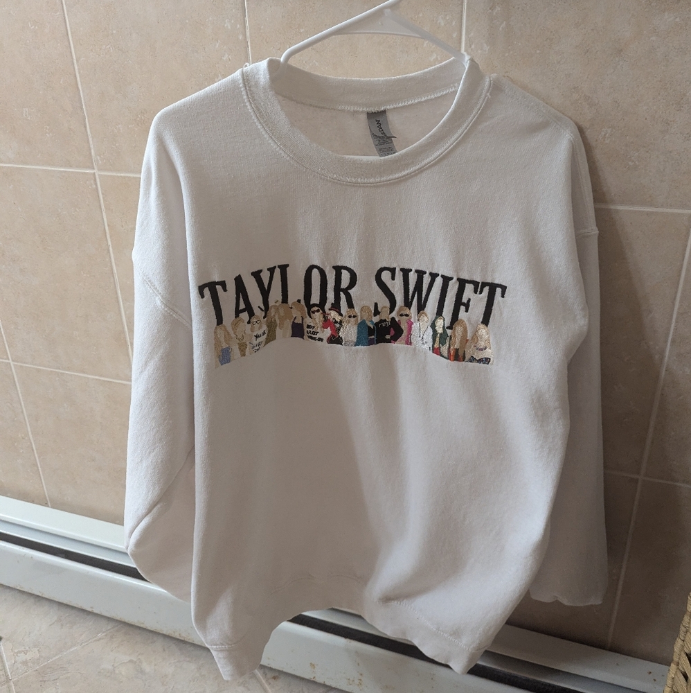 BEYOND EPIC Taylor Swift Eras tour embroidered sweatshirt euc